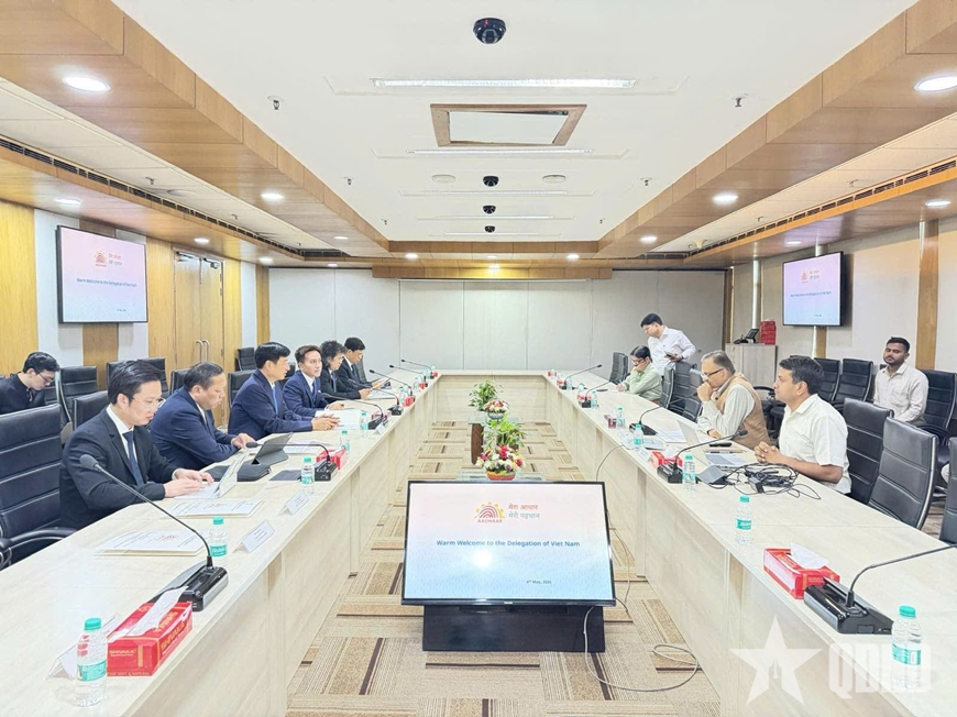Đồng chí Nguyễn Duy Ngọc thăm và làm việc tại Cơ quan quản lý hệ thống định danh số quốc gia Aadhaar của Ấn Độ