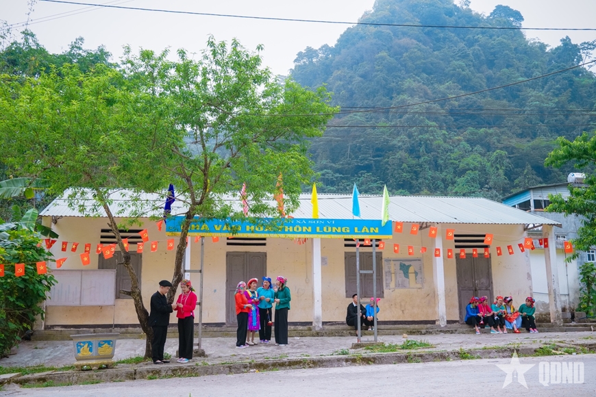 Chợ Phong Lưu Sơn Vĩ - nơi những lời hẹn còn ở lại