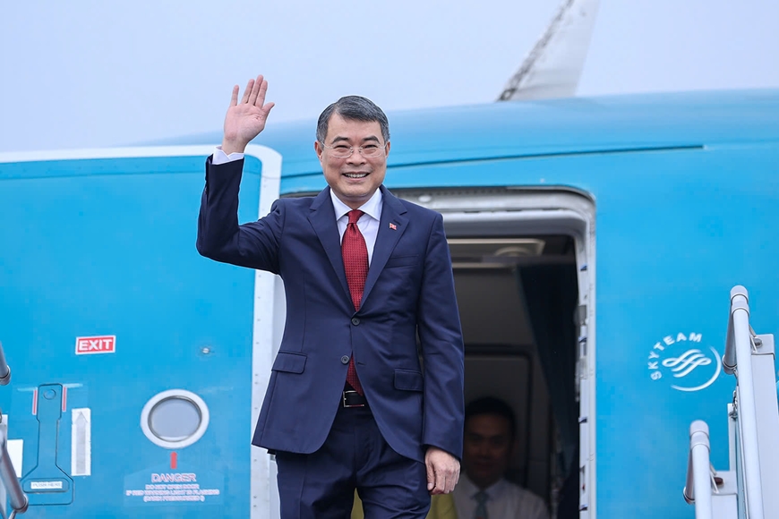 Thủ tướng L&ecirc; Minh Hưng l&ecirc;n đường dự Hội nghị cấp cao ASEAN 48