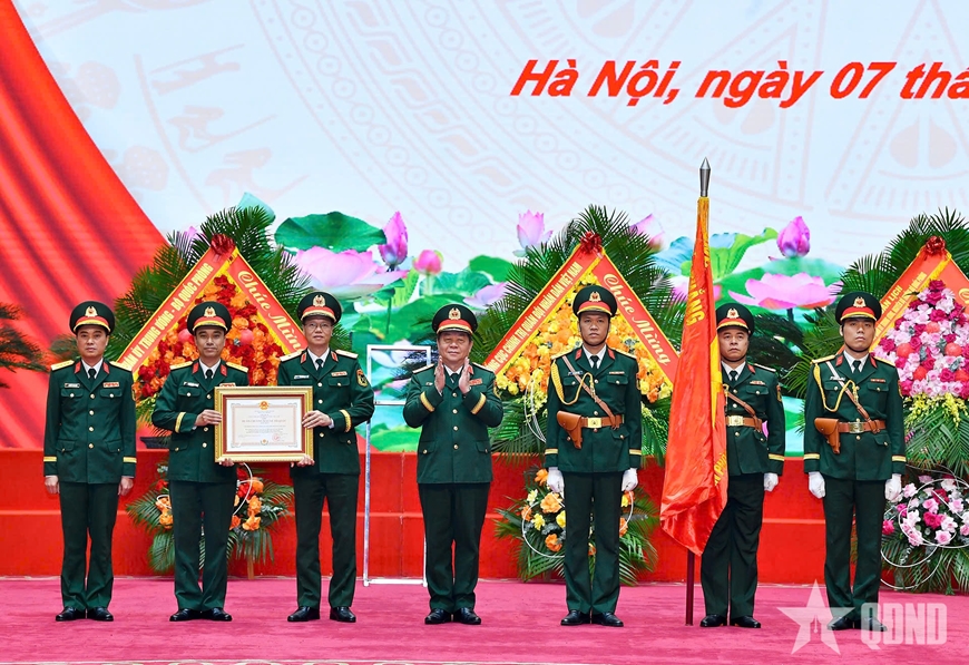 Văn ph&ograve;ng Tổng cục Ch&iacute;nh trị kỷ niệm 80 năm Ng&agrave;y truyền thống v&agrave; đ&oacute;n nhận Hu&acirc;n chương Bảo vệ Tổ quốc hạng Nhất
