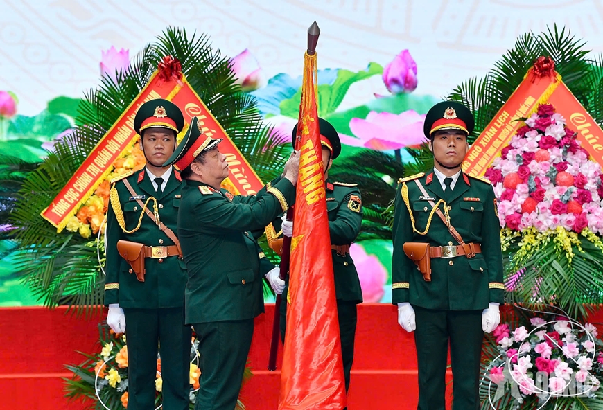 Văn ph&ograve;ng Tổng cục Ch&iacute;nh trị kỷ niệm 80 năm Ng&agrave;y truyền thống v&agrave; đ&oacute;n nhận Hu&acirc;n chương Bảo vệ Tổ quốc hạng Nhất