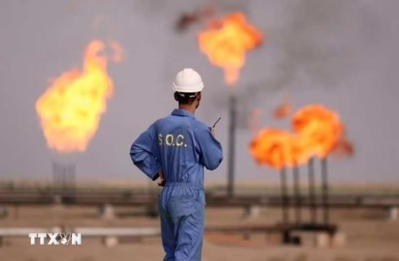 Iran bắt đầu khôi phục các cơ sở dầu khí bị hư hại