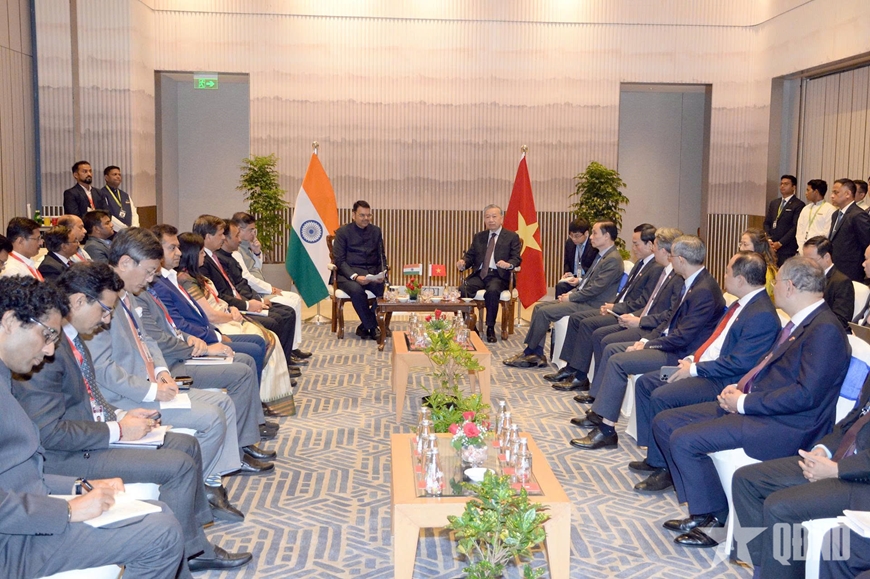 Tổng B&iacute; thư, Chủ tịch nước T&ocirc; L&acirc;m tiếp Thủ hiến bang Maharashtra Devendra Fadnavis