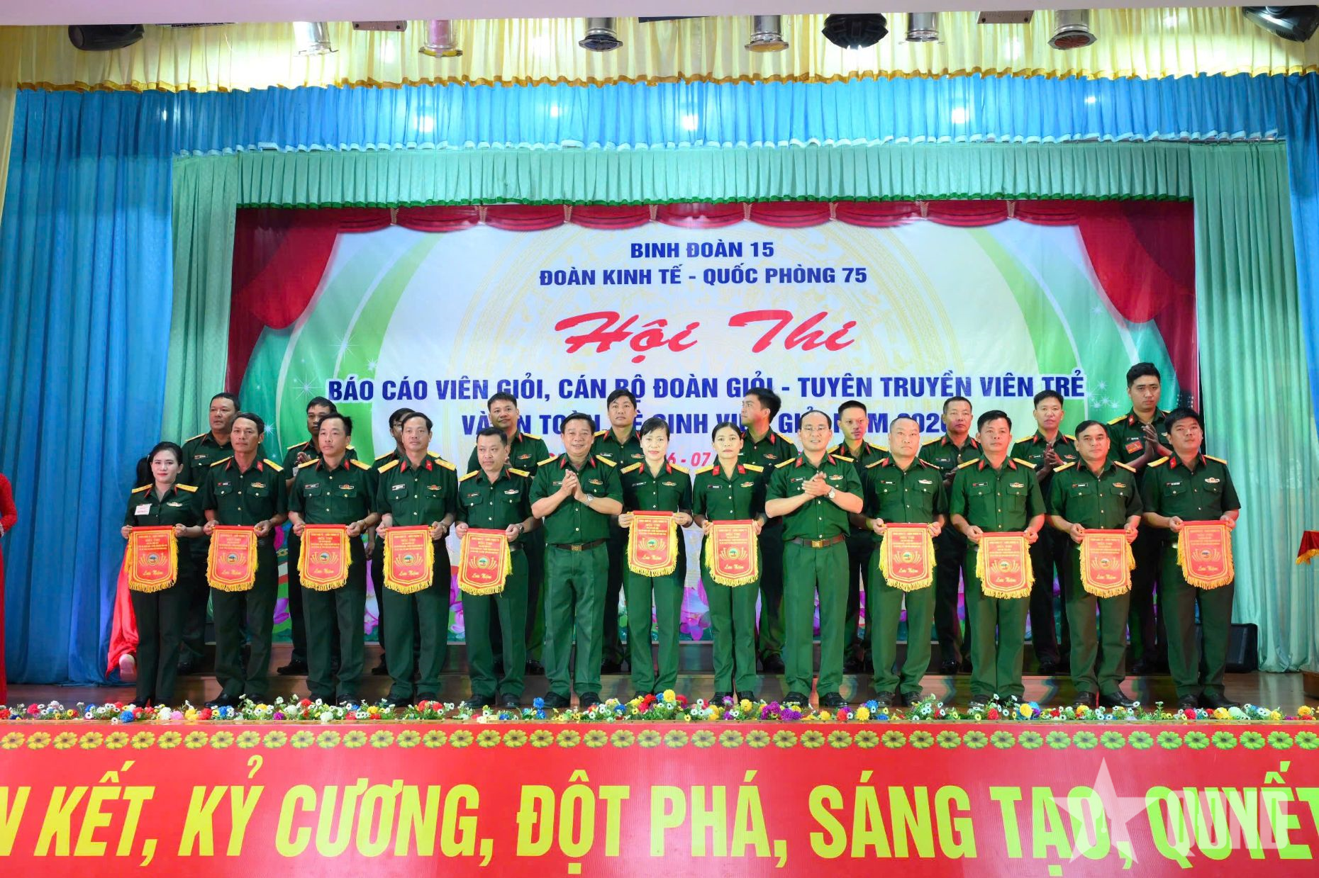Sôi nổi Hội thi Báo cáo viên giỏi, cán bộ đoàn giỏi ở Đoàn Kinh tế - Quốc phòng 75