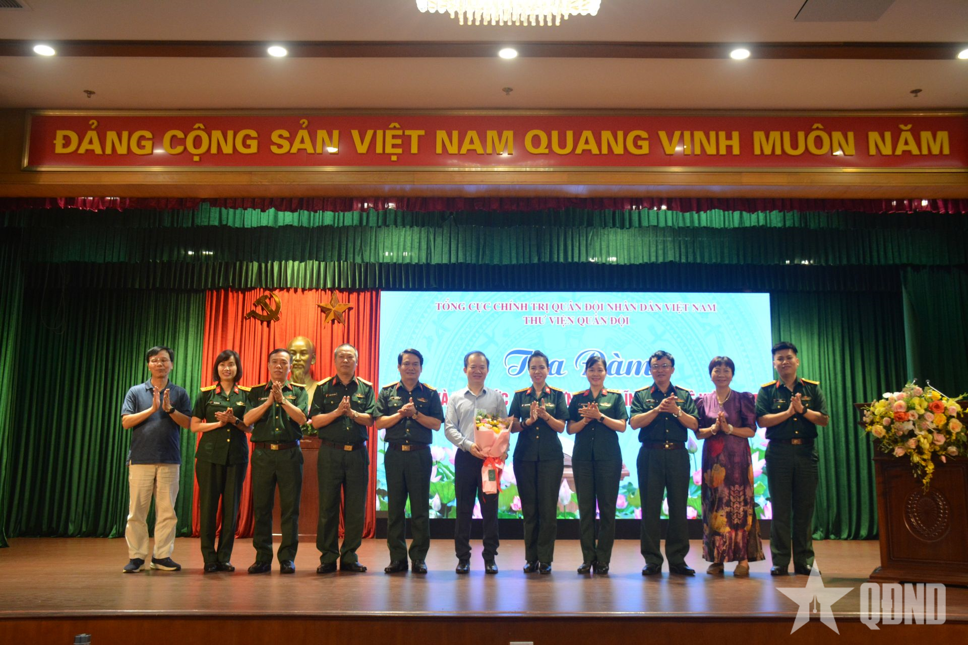 Tọa đàm “Sách và tri thức - Xây dựng bản lĩnh trí tuệ Việt Nam”