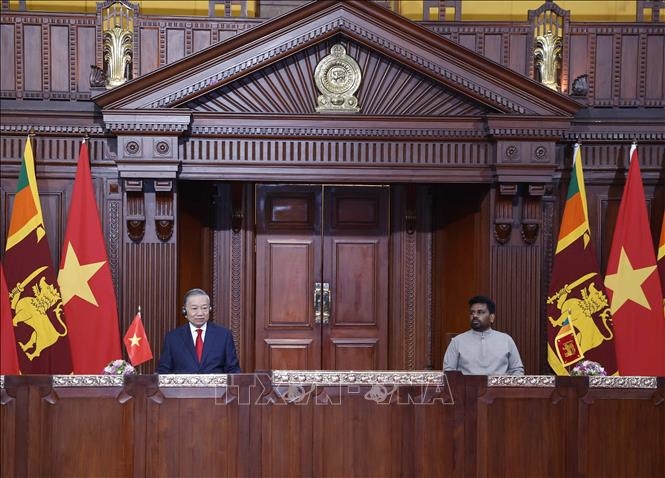 Tổng B&iacute; thư, Chủ tịch nước T&ocirc; L&acirc;m v&agrave; Tổng thống Sri Lanka gặp gỡ b&aacute;o ch&iacute;