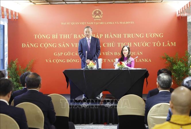 Tổng B&iacute; thư, Chủ tịch nước T&ocirc; L&acirc;m gặp gỡ c&aacute;n bộ c&aacute;c cơ quan đại diện v&agrave; cộng đồng người Việt Nam tại Sri Lanka