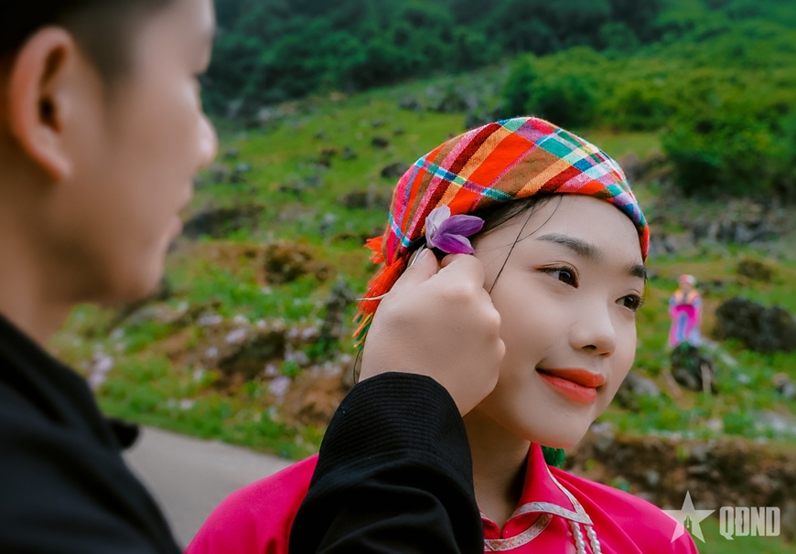 Sắc màu trang phục truyền thống giữa biên cương Sơn Vĩ