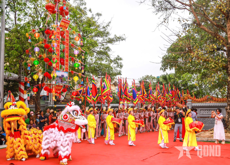 Tình cảm thiêng liêng với nguồn cội