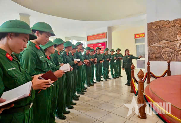Giữ vững “linh hồn, mạch sống” của Quân đội trong kỷ nguyên số - Bài 2: Không thể phủ nhận vai trò của công tác Đảng, công tác chính trị trong Quân đội trong kỷ nguyên số


