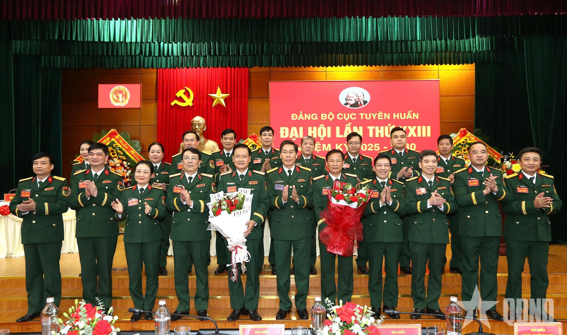 Vai trò công tác tư tưởng - văn hóa của Đảng trong xây dựng Quân đội nhân dân Việt Nam vững mạnh về chính trị - Bài 2: Khẳng định vai trò tiên phong của công tác tư tưởng - văn hóa trong xây dựng Quân đội vững mạnh về chính trị (tiếp theo và hết)
