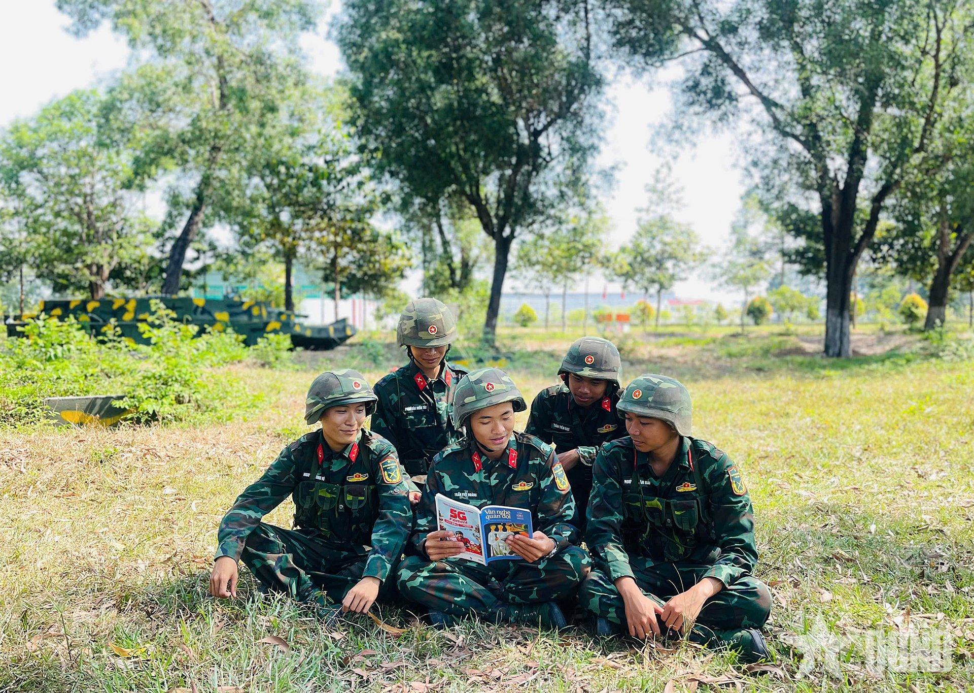 Giữ tình yêu văn chương giữa nhịp sống quân ngũ