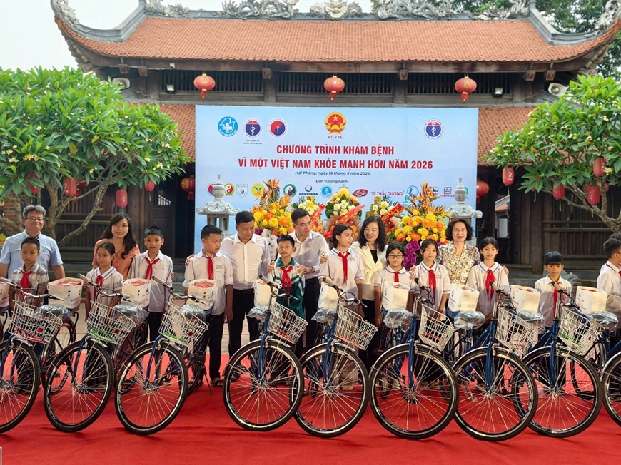 H&agrave;ng ngh&igrave;n người d&acirc;n Hải Ph&ograve;ng được kh&aacute;m bệnh miễn ph&iacute;