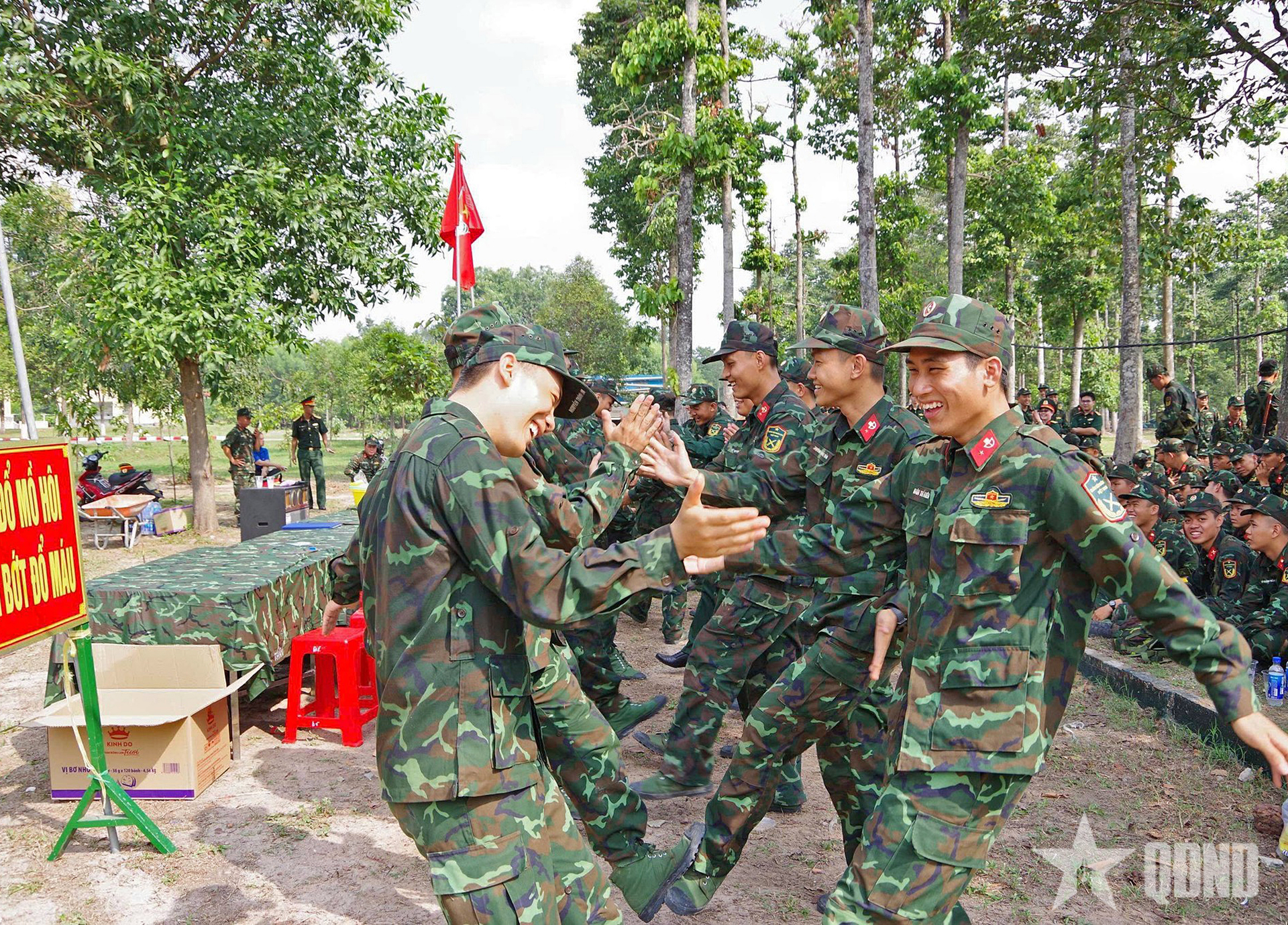 Quân khu 7: Sôi nổi hoạt động văn hóa, thể thao trong ngày nghỉ 