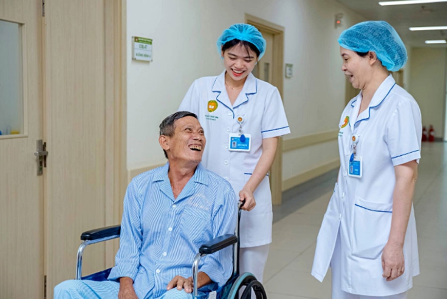 N&acirc;ng tầm chất lượng bệnh viện Qu&acirc;n đội