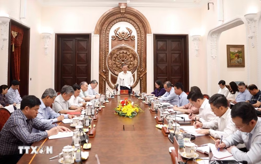 Tổng B&iacute; thư, Chủ tịch nước T&ocirc; L&acirc;m l&agrave;m việc với Văn ph&ograve;ng Chủ tịch nước