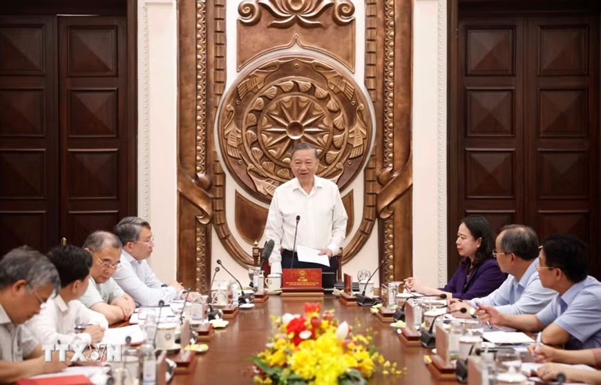 Tổng B&iacute; thư, Chủ tịch nước T&ocirc; L&acirc;m l&agrave;m việc với Văn ph&ograve;ng Chủ tịch nước
