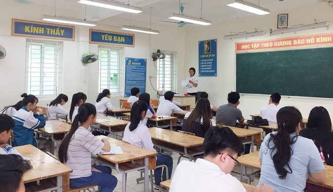 Nh&agrave; trường phải c&ocirc;ng khai kế hoạch dạy th&ecirc;m, học th&ecirc;m