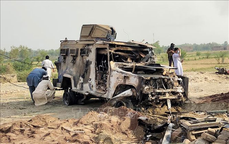 Đánh bom liều chết tại Pakistan, gần 30 người thương vong