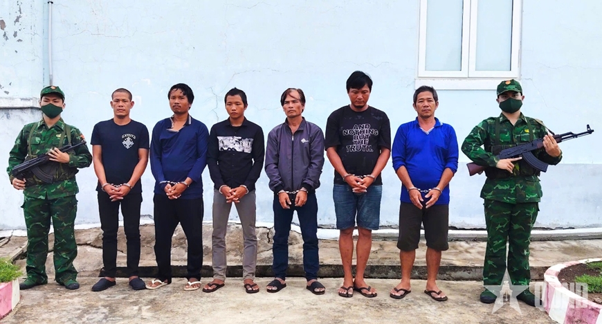 C&agrave; Mau: Ph&aacute;t hiện nhiều đối tượng t&agrave;ng trữ, sử dụng ma t&uacute;y tr&ecirc;n t&agrave;u c&aacute;