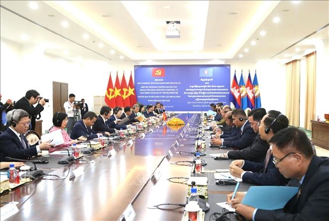 Đồng chí Trịnh Văn Quyết, Ủy viên Bộ Chính trị, Bí thư Trung ương Đảng, Trưởng ban Tuyên giáo và Dân vận Trung ương thăm và làm việc tại Campuchia