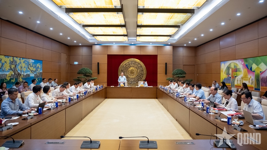 Chủ tịch Quốc hội Trần Thanh Mẫn làm việc với Thường trực Ủy ban Quốc phòng, An ninh và Đối ngoại