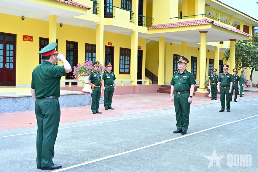 Gallery - 	Đại tướng Nguyễn Trọng Nghĩa thăm Trường Thiếu sinh quân miền Bắc