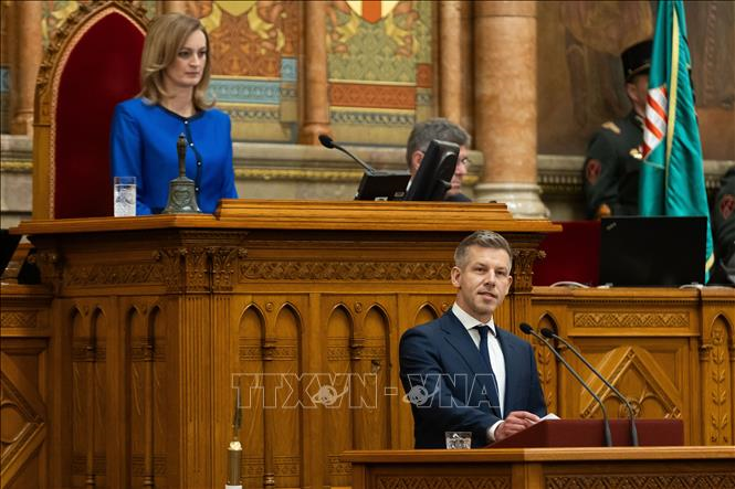 Điện mừng lãnh đạo cấp cao Hungary