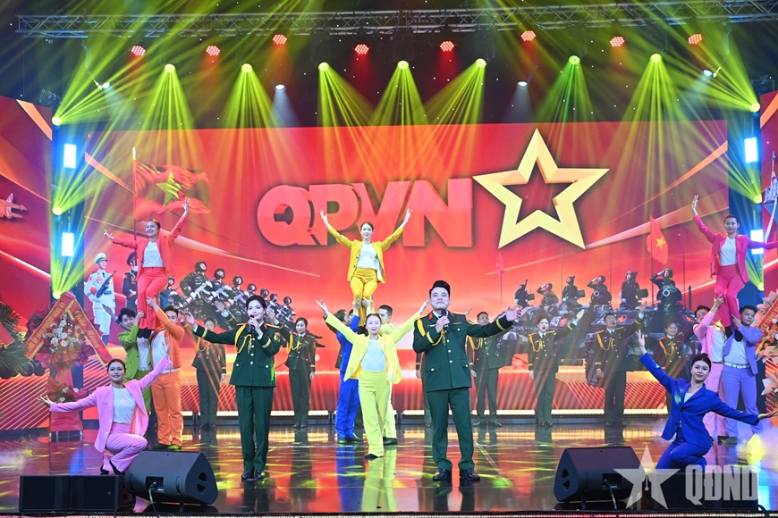 Gallery - 	Trung tâm Phát thanh - Truyền hình Quân đội đón nhận Huân chương