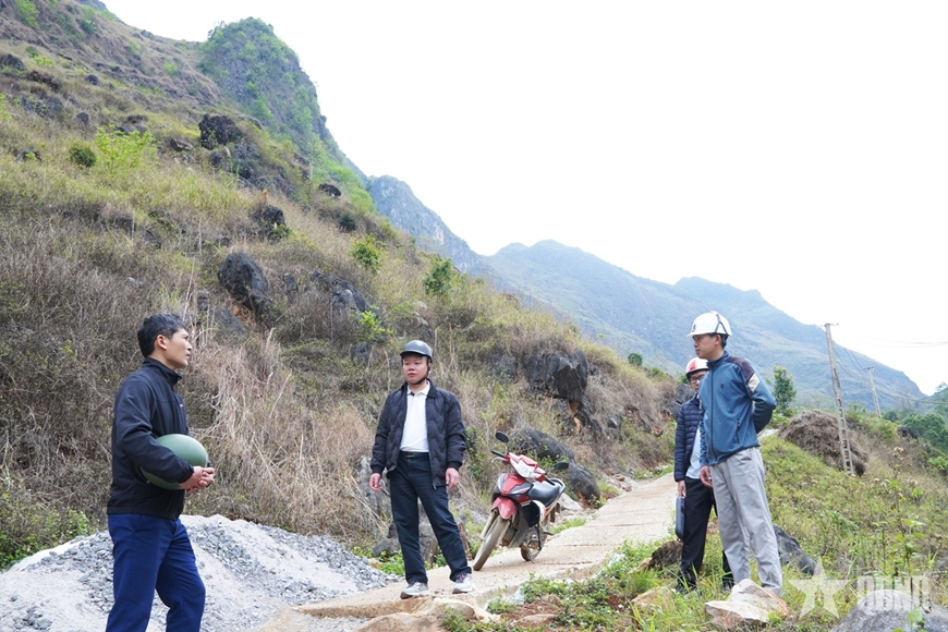 Giữa đại ngàn biên giới Sơn Vĩ