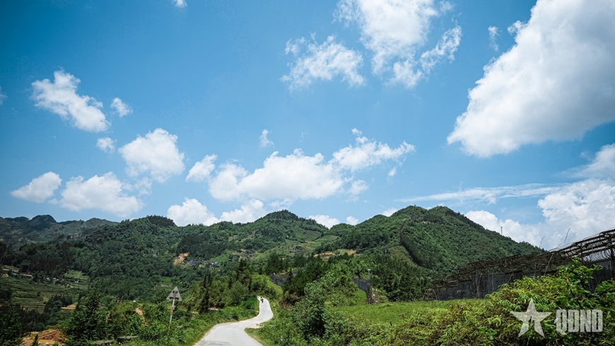 Giữa đại ngàn biên giới Sơn Vĩ