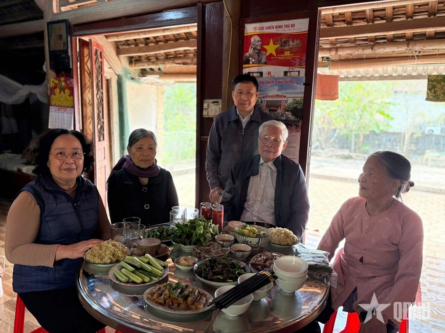 Dinh dưỡng- một trụ cột trong chăm sóc người cao tuổi