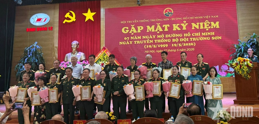 Hơn 200 đại biểu dự gặp mặt truyền thống Bộ đội Trường Sơn