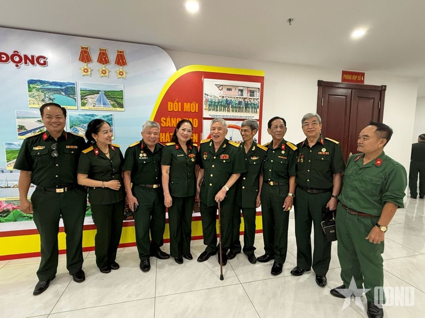 Hơn 200 đại biểu dự gặp mặt truyền thống Bộ đội Trường Sơn