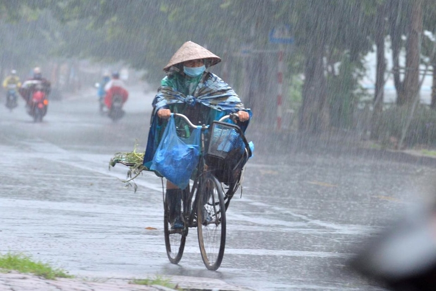 Thời tiết h&ocirc;m nay (18-5): Mưa r&agrave;o v&agrave; d&ocirc;ng diện rộng