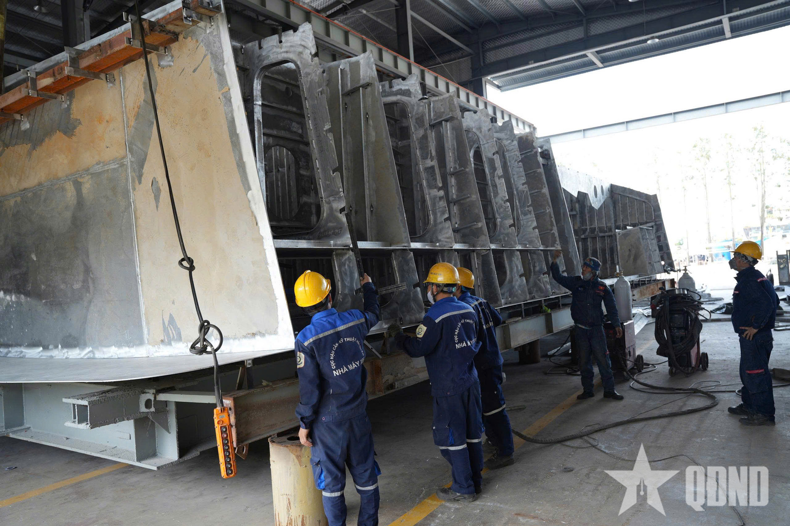 Nhà máy X55: Sôi nổi thi đua, quyết tâm bảo đảm an toàn, chăm lo đời sống người lao động