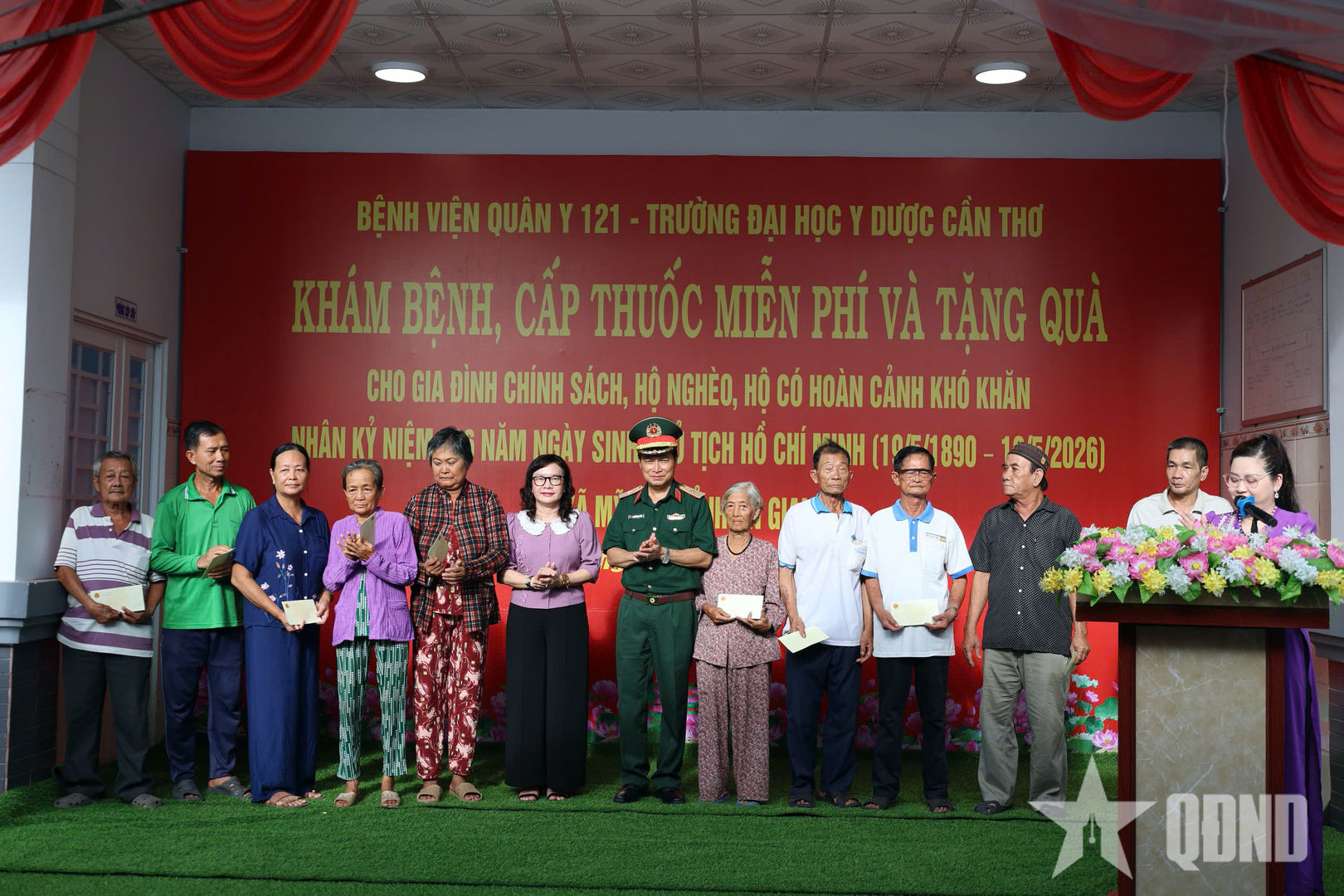 Bệnh viện Quân y 121 (Quân khu 9): Khám bệnh, cấp thuốc miễn phí cho 300 người dân xã Mỹ Đức