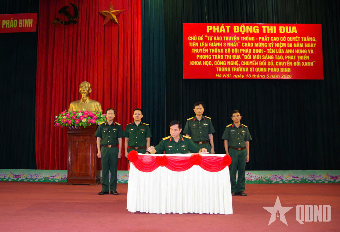 Trường Sĩ quan Pháo binh thi đua 