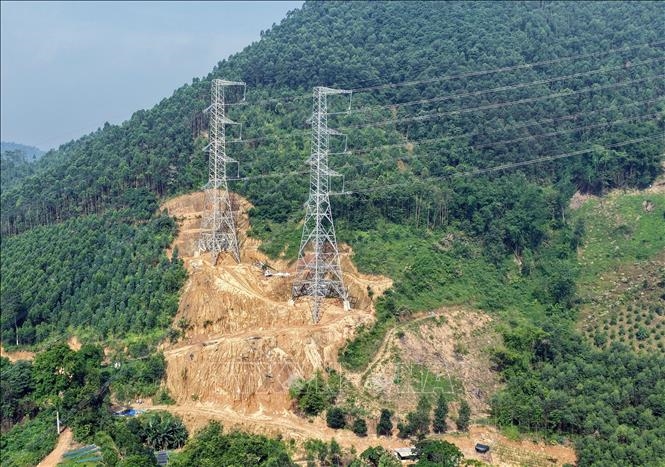 Phú Thọ: Sạt lở tại vị trí cột điện tuyến đường dây 500kV Lào Cai - Vĩnh Yên