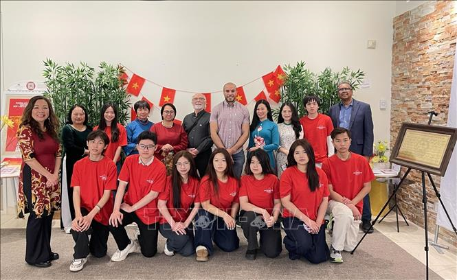 Tôn vinh giá trị hòa bình, hữu nghị của Chủ tịch Hồ Chí Minh tại Canada