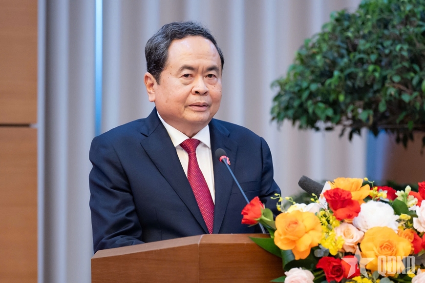 Chủ tịch Quốc hội trao Hu&acirc;n chương Lao động hạng Nhất tặng Ph&oacute; chủ tịch Quốc hội Nguyễn Do&atilde;n Anh