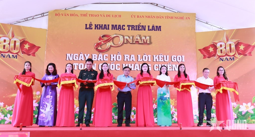 Triển l&atilde;m &ldquo;80 năm Ng&agrave;y B&aacute;c Hồ ra Lời k&ecirc;u gọi to&agrave;n quốc kh&aacute;ng chiến&rdquo;