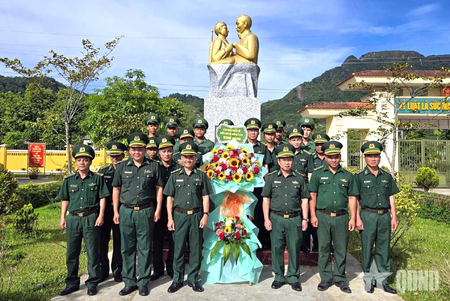 Bộ đội Biên phòng thành phố Huế dâng hương kỷ niệm 136 năm Ngày sinh Chủ tịch Hồ Chí Minh