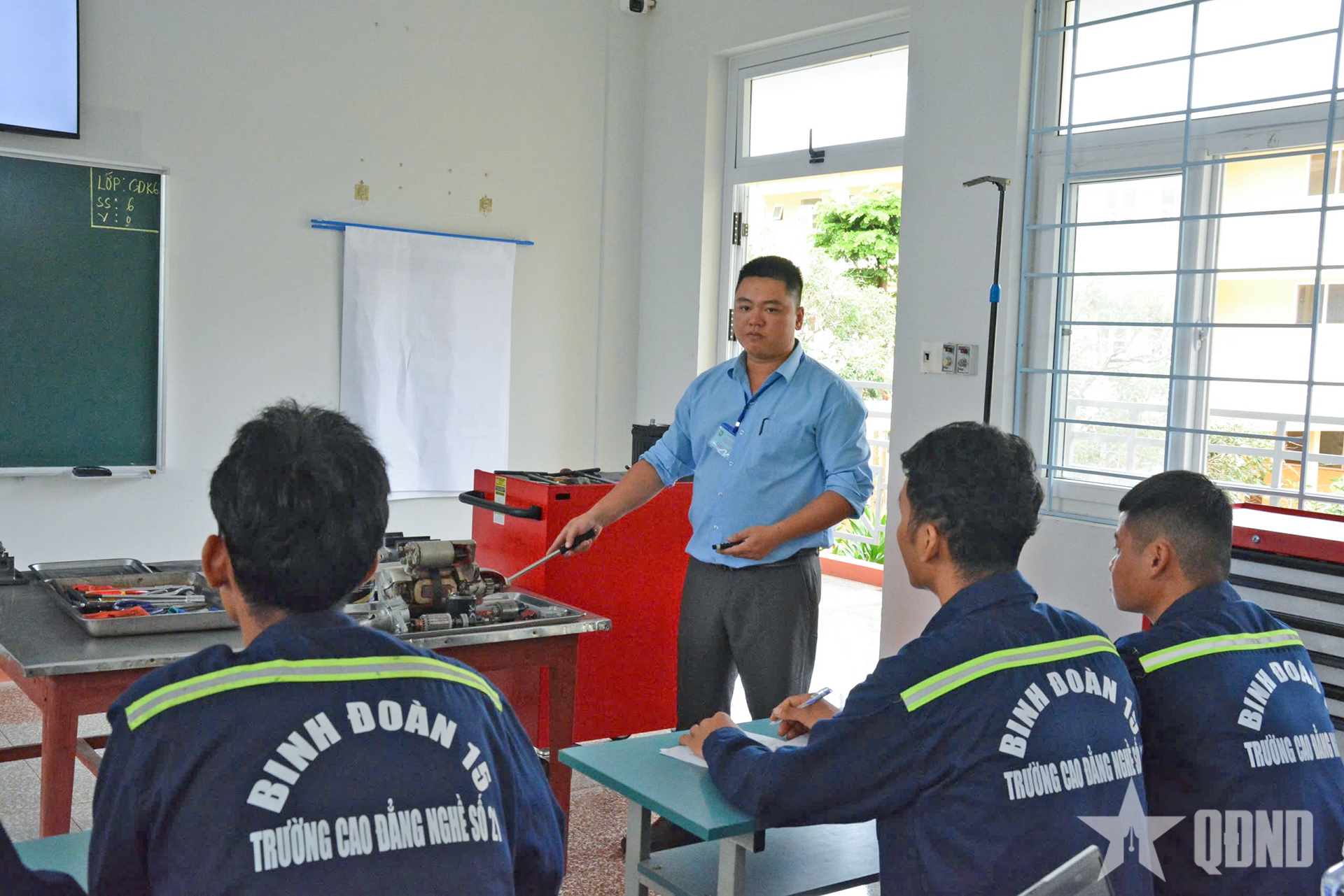 Trường Cao đẳng nghề số 21: Bồi dưỡng toàn diện đội ngũ giáo viên