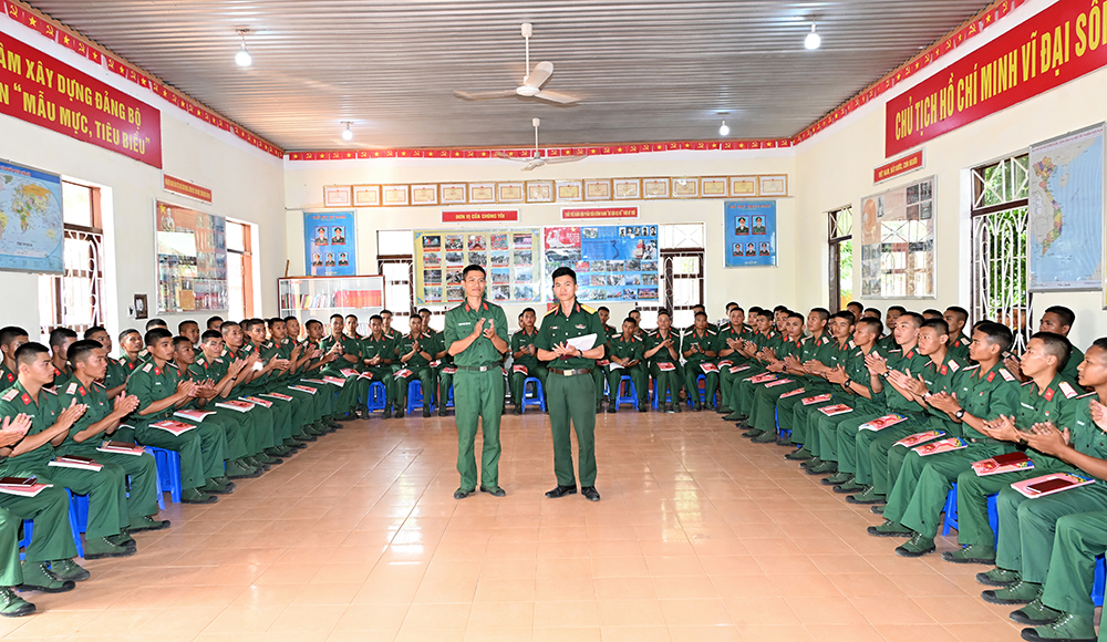 Những cách làm sáng tạo, hiệu quả nâng cao chất lượng giáo dục chính trị, tư tưởng ở Sư đoàn 2 - Bài 1: Học tập chính trị không còn “khô” và “khó”