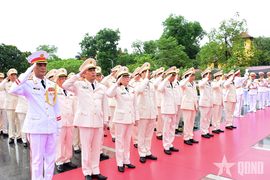 L&atilde;nh đạo Đảng, Nh&agrave; nước v&agrave;o Lăng viếng Chủ tịch Hồ Ch&iacute; Minh v&agrave; tưởng niệm c&aacute;c Anh h&ugrave;ng liệt sĩ