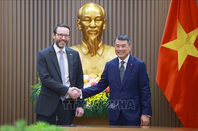 Thủ tướng L&ecirc; Minh Hưng tiếp Đại sứ Anh tại Việt Nam
