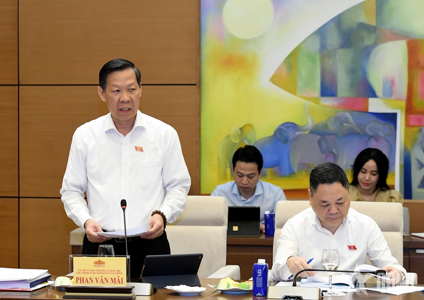 Chủ tịch Quốc hội Trần Thanh Mẫn làm việc với Thường trực Ủy ban Kinh tế và Tài chính