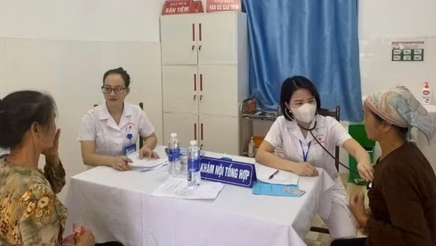 Ch&iacute;nh s&aacute;ch mới: Đề xuất mỗi trạm y tế x&atilde; c&oacute; 15 người l&agrave;m việc