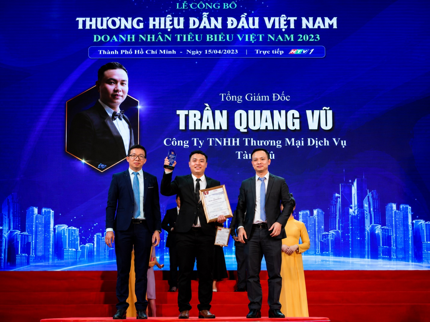 Doanh nhân Trần Quang Vũ - Người kể chuyện văn hóa Việt qua những cây đàn